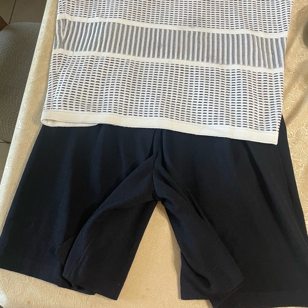 St. John Skort Set - Picture 2 of 9